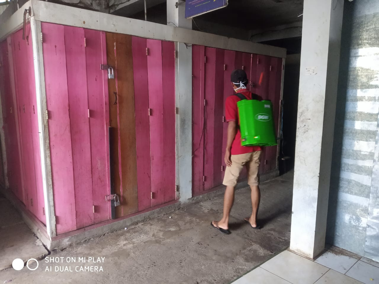 Penyemprotan Rutin Disenfektan Di Wilayah UPTD Paswil I Pasar Wedung