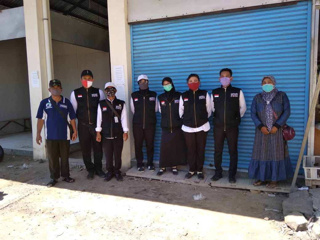 Apel Pagi Pasar Sriwulan Dan Penjagaan Dalam Menertibkan Protokol Kesehatan Di Pasar Kab. Demak