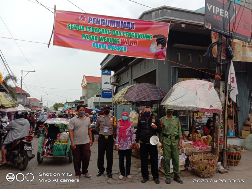 Himbaun Kepada Pedagang Pasar Wedung Dan Pembeli  Di Pasar Wedung Wajib Pakai Masker