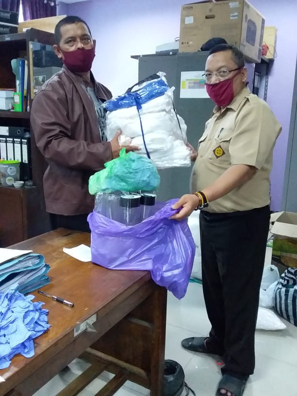 Penyerahan Bantuan APD Dari Gugus Depan Penanganan Covid- 19 Kab.Demak Ke UPTD Paswil