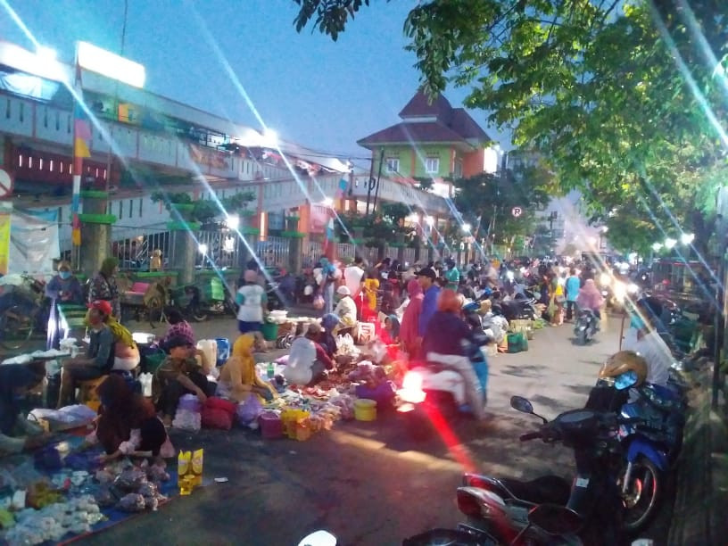 Penjagaan Pasar Krempyeng Pagi  Di Pasar Bintoro (15/06/2020)