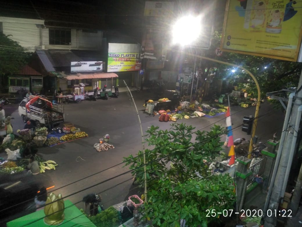 Suasana Pasar Krempyeng Bintoro Sabtu 25 Juli 2020