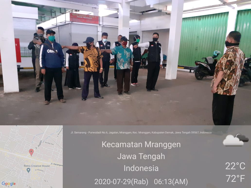 Melakukan Apel Pagi Dan Doa Bersama Sebelum Tugas Satgas Covid Di Pasar Mranggen