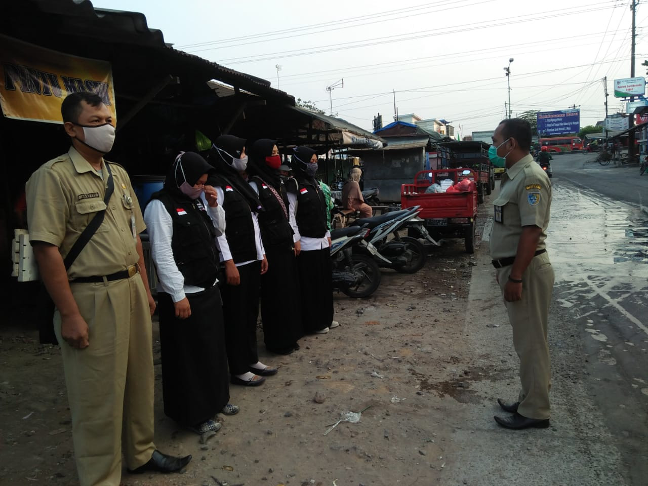 Apel Pagi SENIN, 03  Agustus 2020 Dan Penjagaan PKM (Pembatasan Kegiatan Masyarakat) Di Pasar Gajah