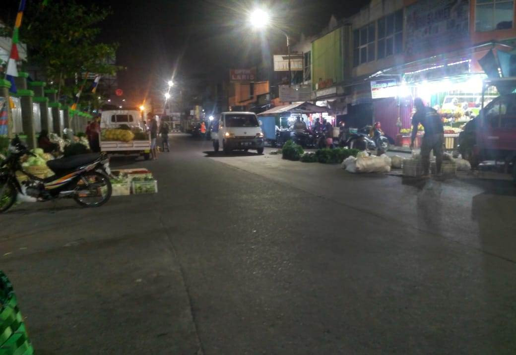 Penjagaan Pasar Krempyeng Pagi Di Halaman Dan Area Jalan Depan Pasar Bintoro Rabu 4 November 2020