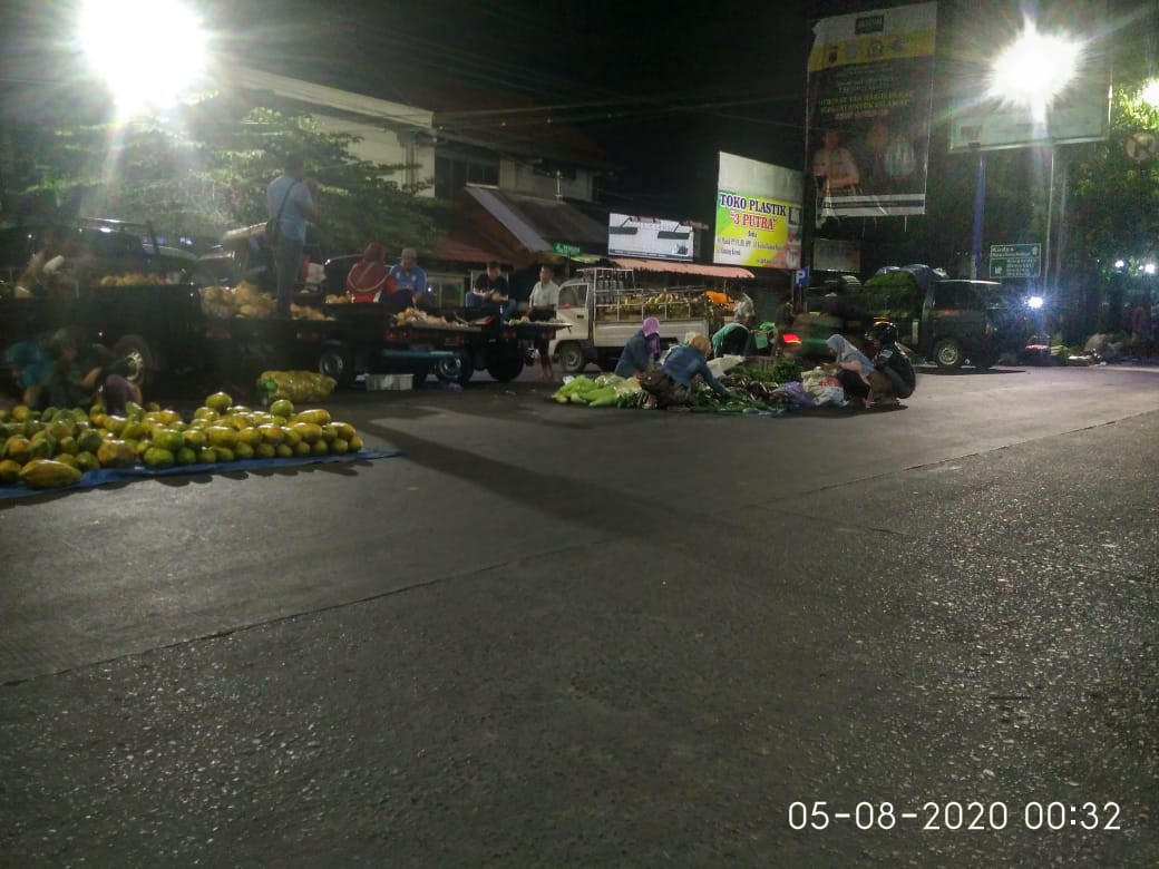 Penjagaan Pasar Krempyeng Pagi Di Halaman Dan Area Jalan Depan Pasar Bintoro Rabu 5 Agustus 2020
