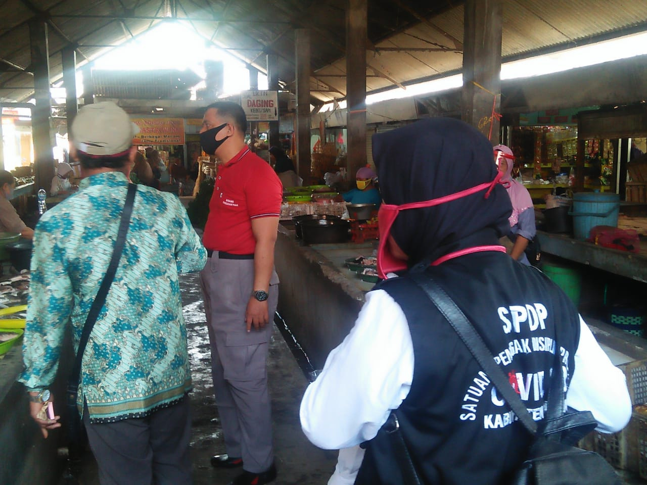 Pembagian Faceshield Dan Monitoring Bersama KA.UPTD PASDAWIL V Dari Dindagkop UKM Untuk Para  Pada P