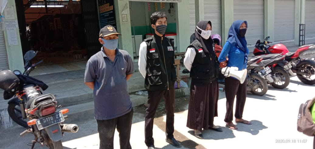 Penjagaan Pasar Dalam Dengan Protokol Kesehatan    Dan Apel Siang Di Pasar Jebor