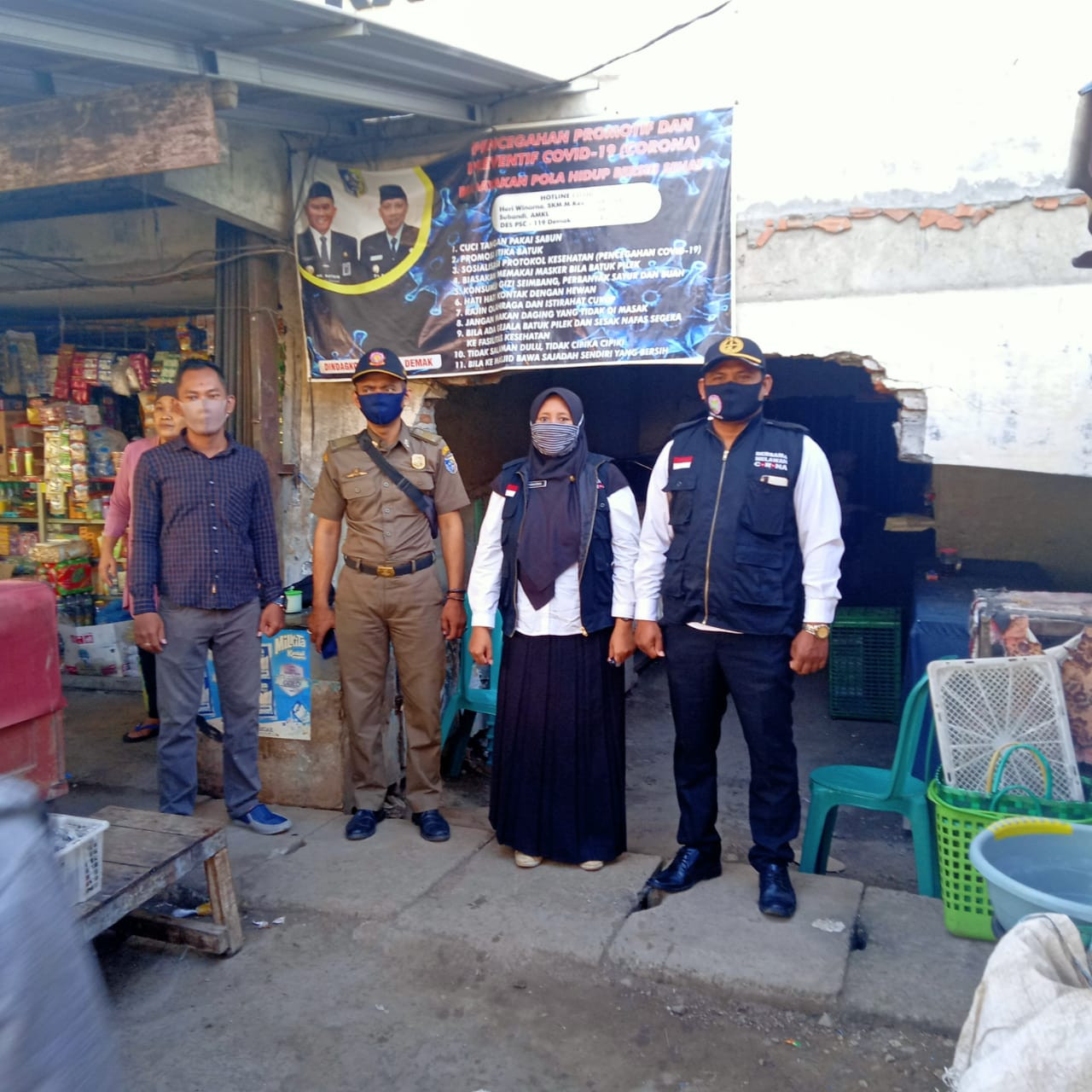 Penjagaan Pasar Dalam Rangka PKM (Pembatasan Kegiatan Masyarakat)   Dan Apel Siang Di Pasar Sayung