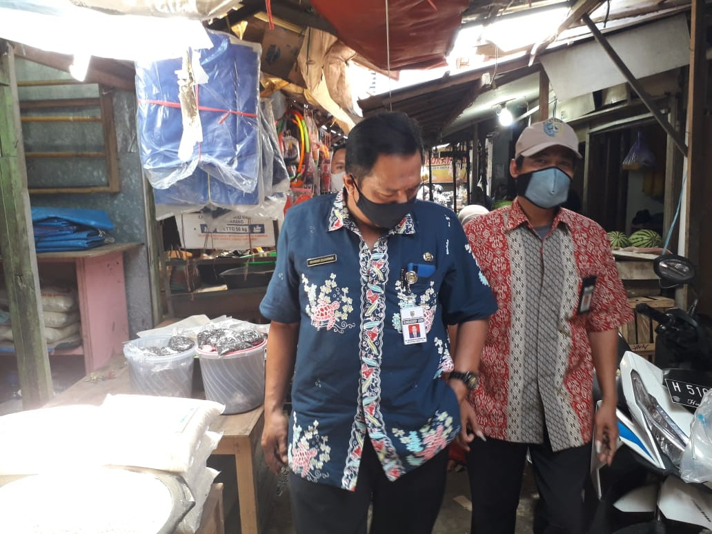 Kunjungan Kepala Dindagkop UKM Serta Monitoring Kesehatan Di Pasar Gajah