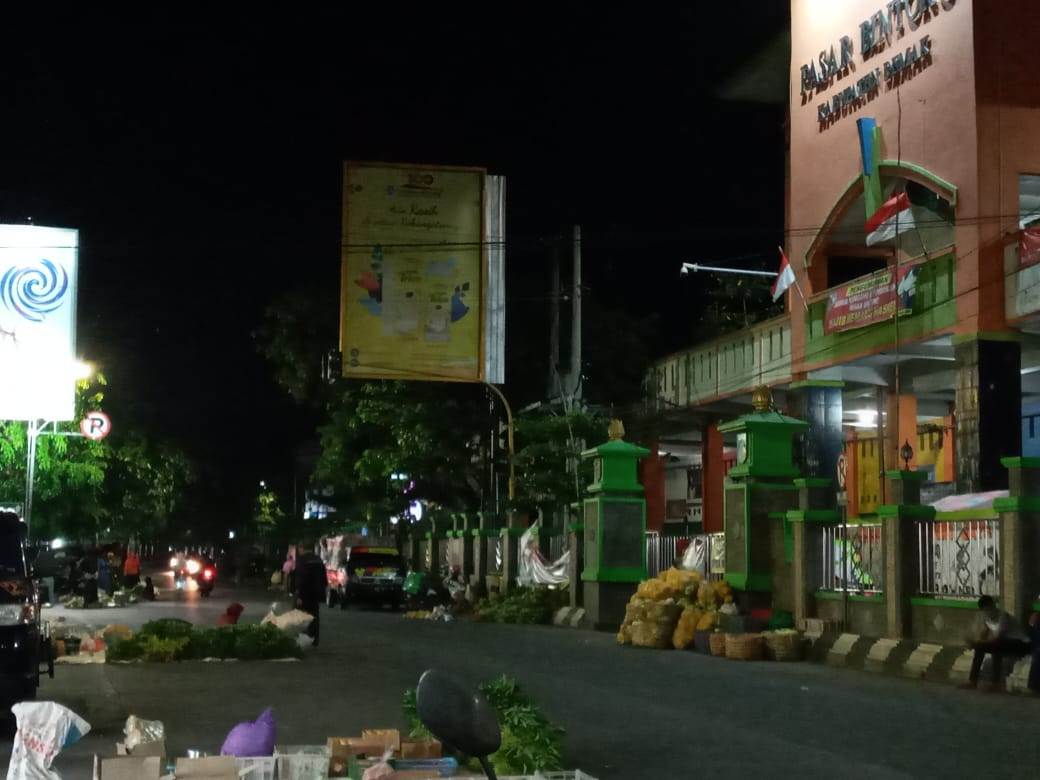 Kegiatan Pasar Krempyeng Di Lingkungan Depan Pasar Bintoro Kamis 8 Oktober 2020 Serta Penjagaan Mala