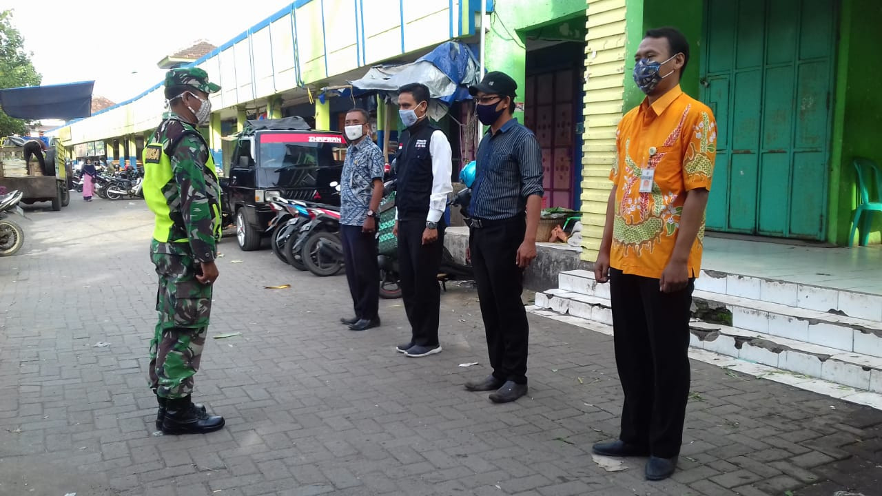 Kegiatan Apel Pagi Dan Penjagaan Protokol Kesehatan  Di Pasar Buyaran Rabu 14 Oktober 2020