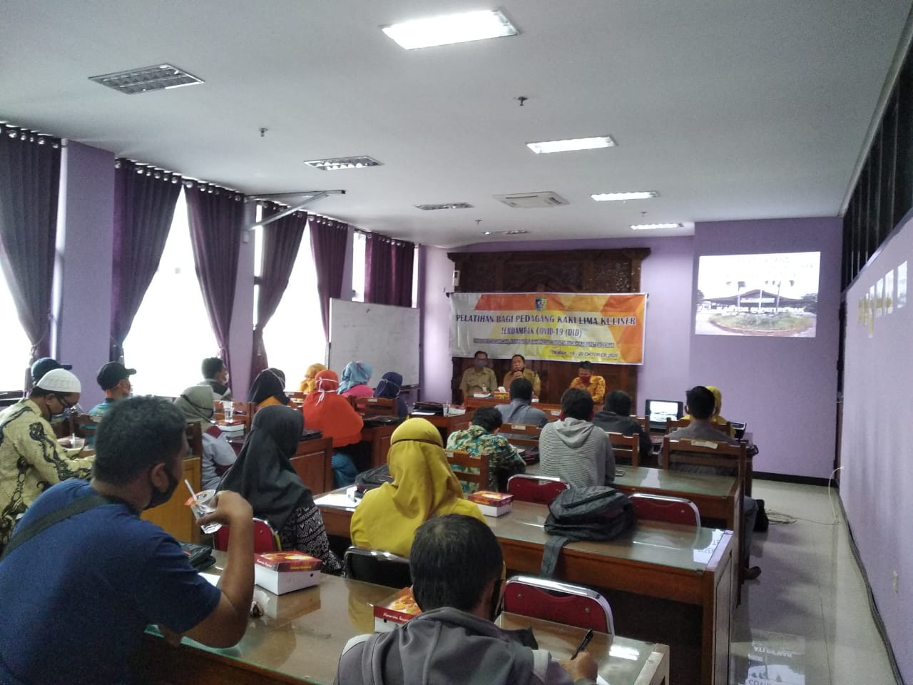 Pelatihan Bagi Pedagang Kaki Lima Kuliner  Terdampak Covid 19 Senin 19 Oktober 2020