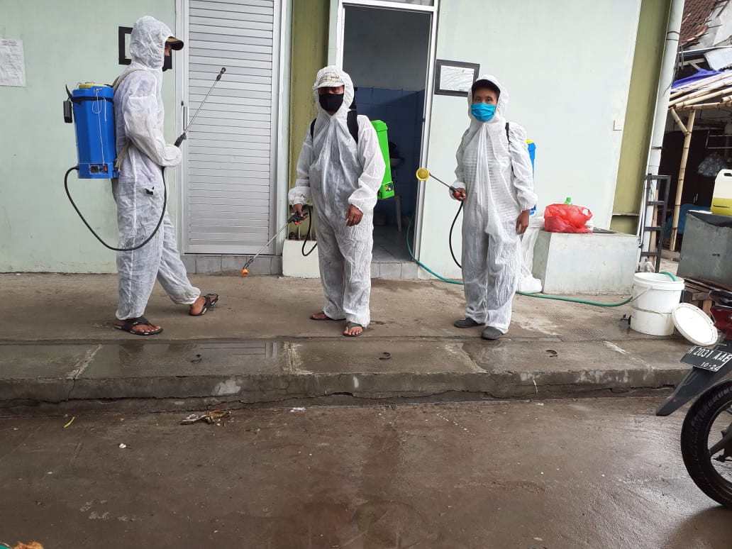 Penyemprotan Disinfektan Di Pasar Jebor  Hari Ini Rabu 3 Desember 2020