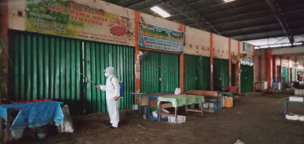 Penyemprotan Disinfektan Di Pasar Bintoro  Hari Ini Rabu 16 Desember 2020