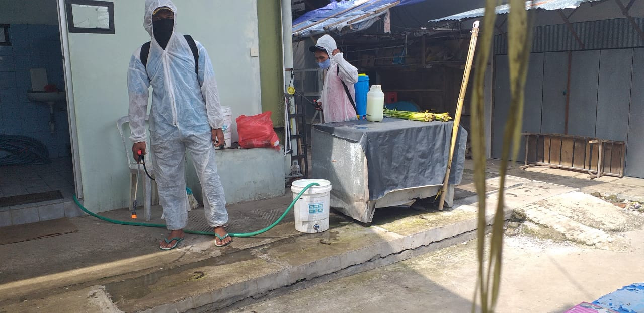 Penyemprotan Disinfektan Di Pasar Jebor  Hari Ini Senin 4 Januari 2021